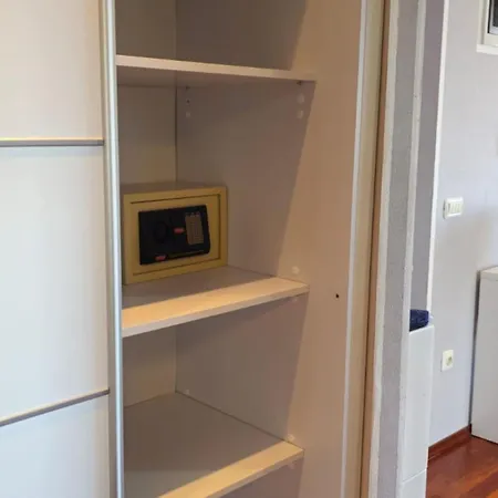 Tena - One Bedroom Floki