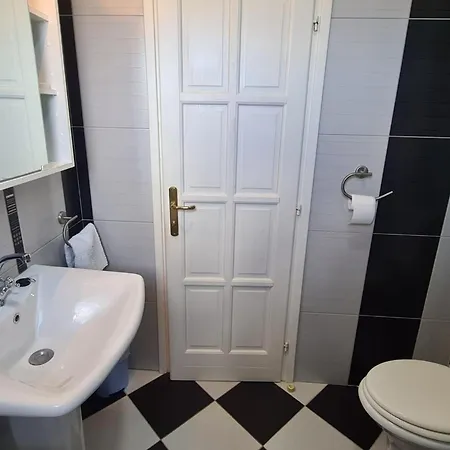 Tena - One Bedroom Floki