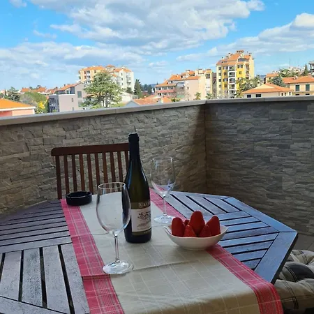 Tena - One Bedroom Floki Apartamento *